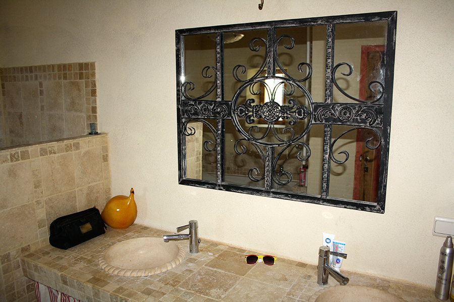 Salle de bain en travertin